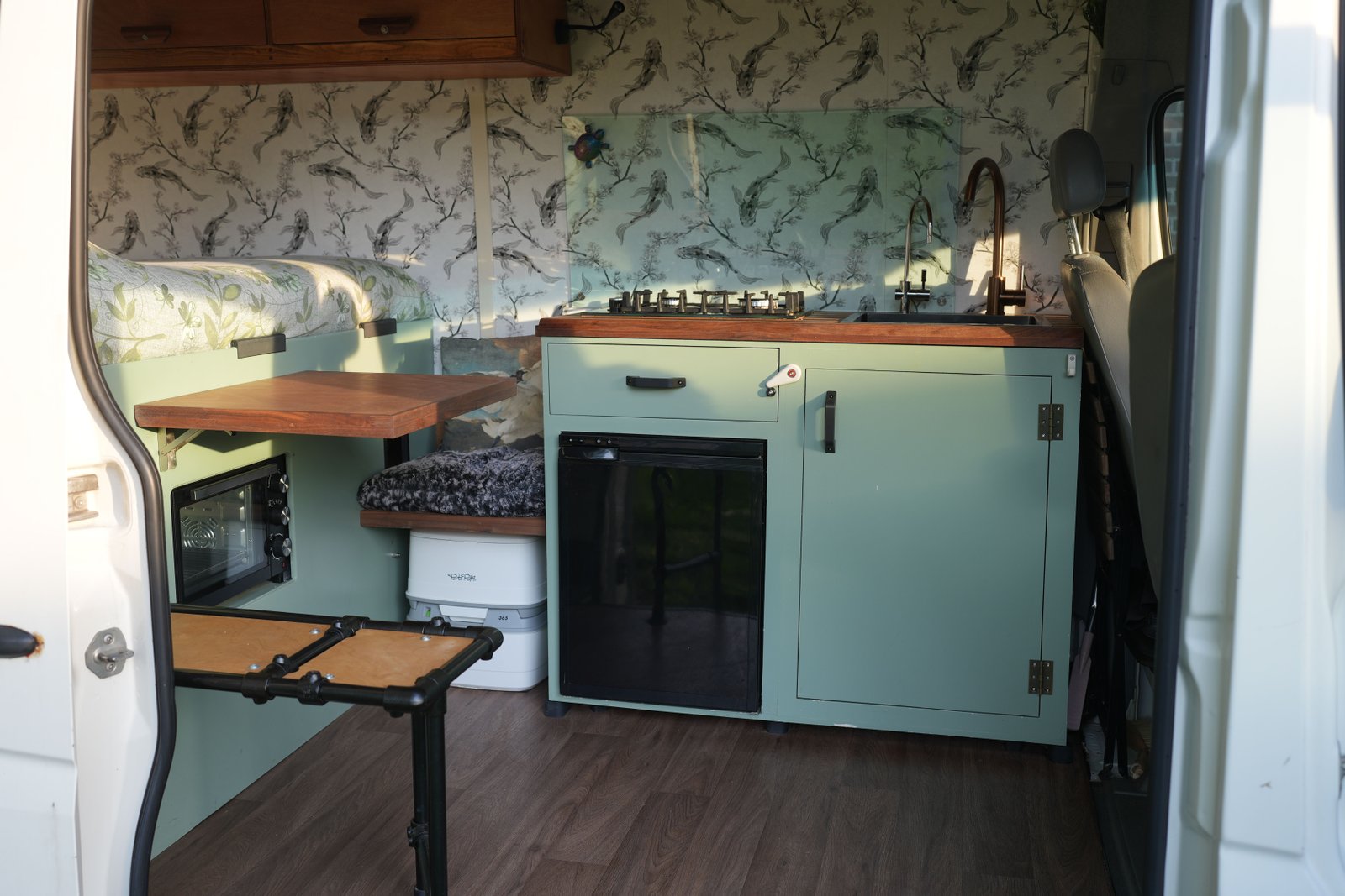 Horizon VW Crafter off-grid campervan detail