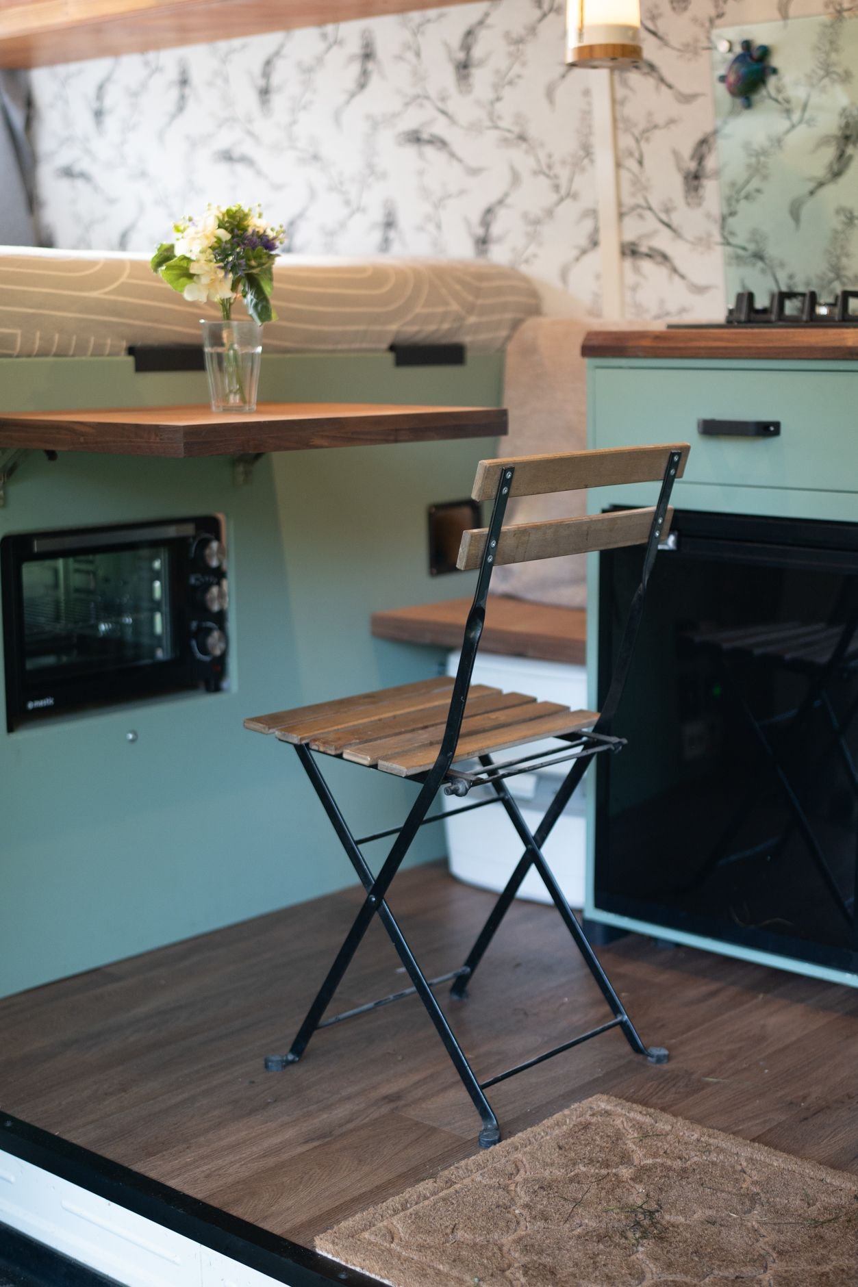 Queensize bed Horizon campervan