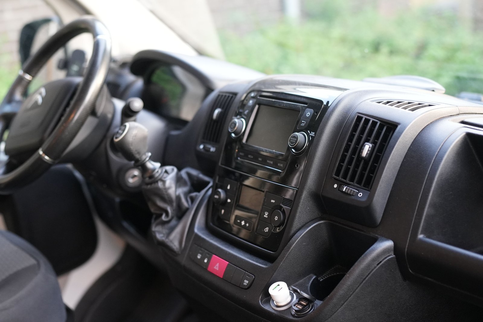 Zonnewijzer campervan full interior overview