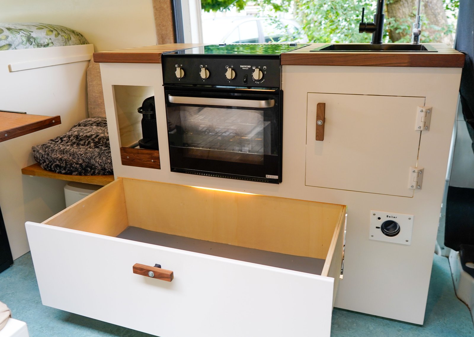 Zonnewijzer campervan exterior